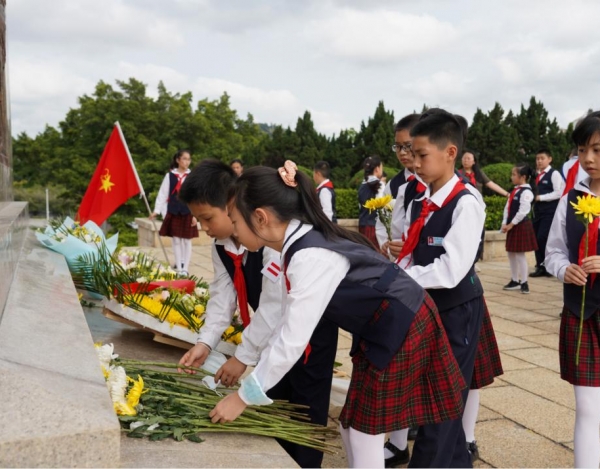 清明節(jié)，南山學(xué)子追思英烈，弘揚(yáng)民族精神